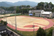 島根大学の陸上競技場がレヂンエースで全面改修し、第4種公認更新
