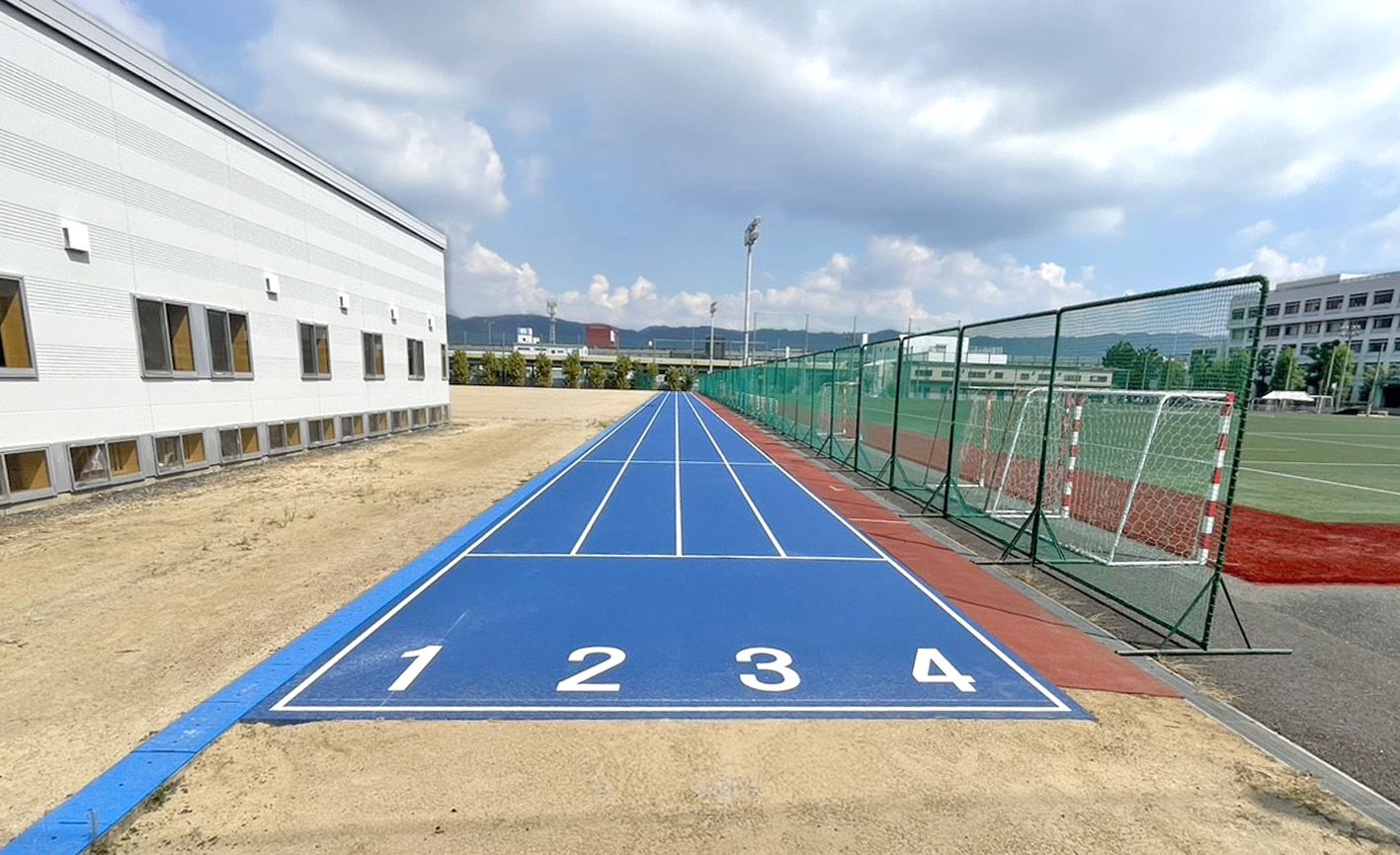 近畿大学東グラウンド直走路
