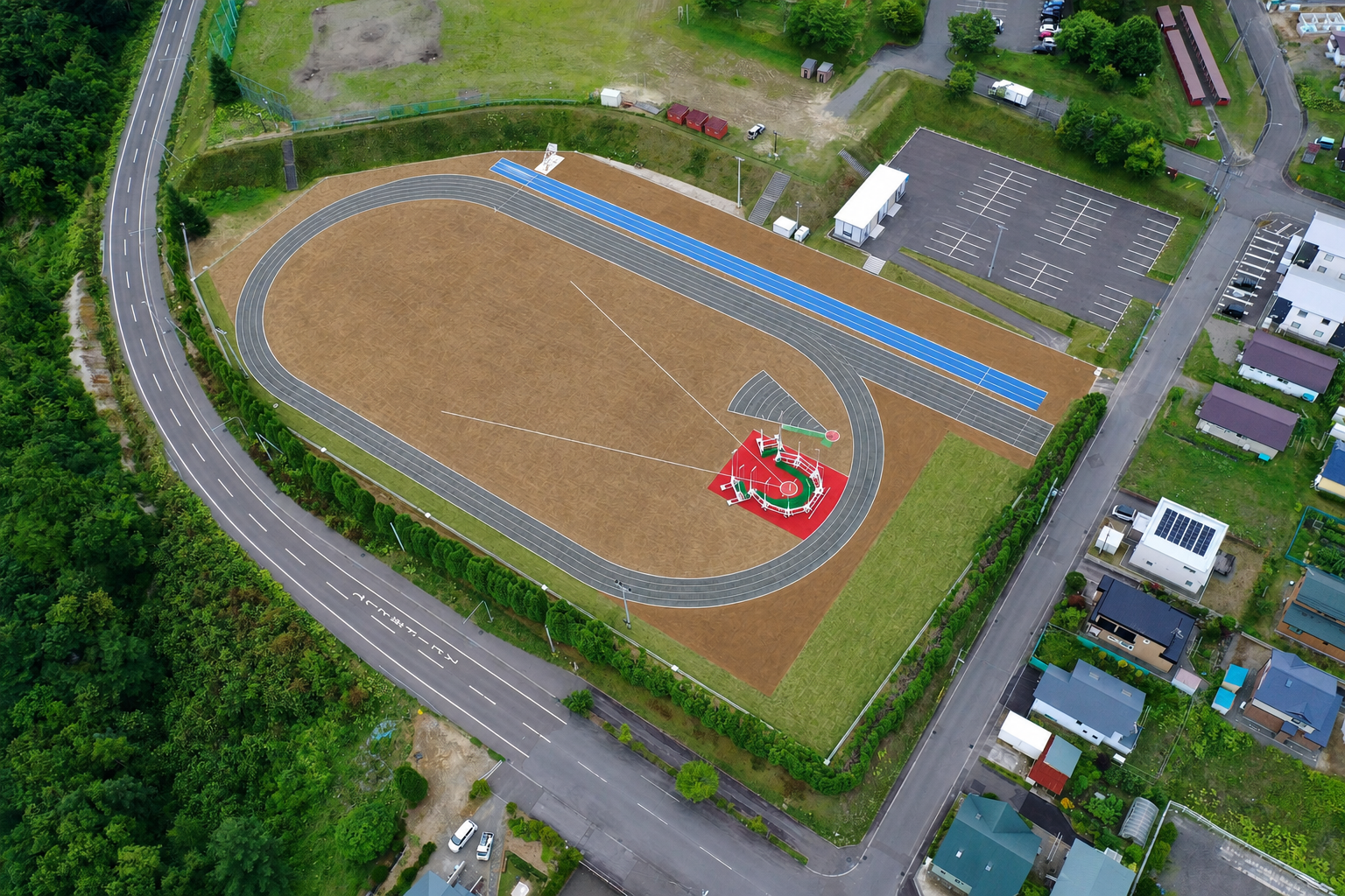 厚真中学校陸上競技場