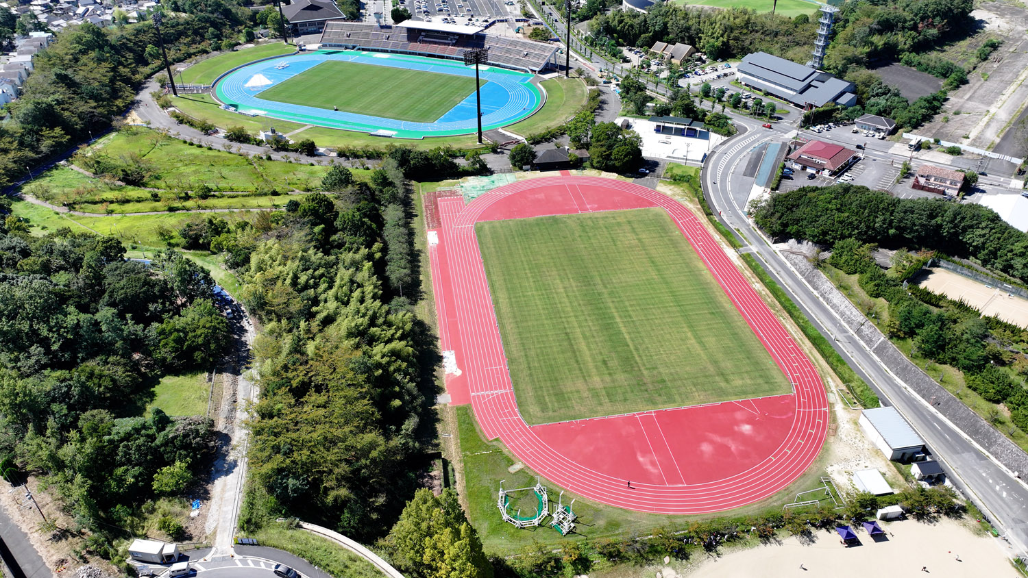 ロート奈良鴻ノ池パークのメイン・サブ陸上競技場