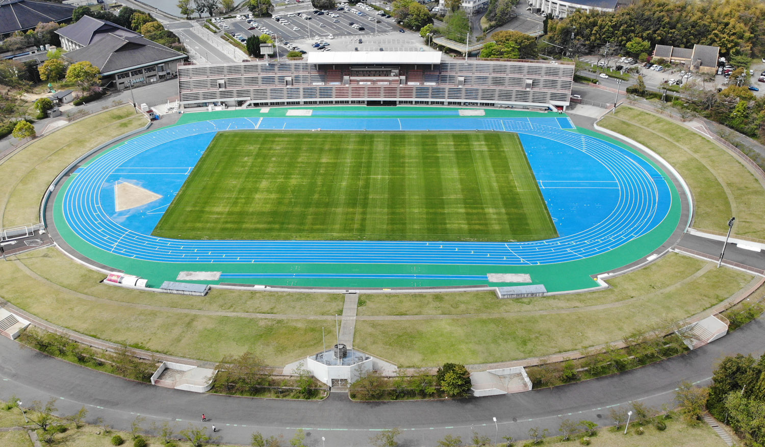 ロート奈良鴻ノ池パークのメイン・サブ陸上競技場を全面改修