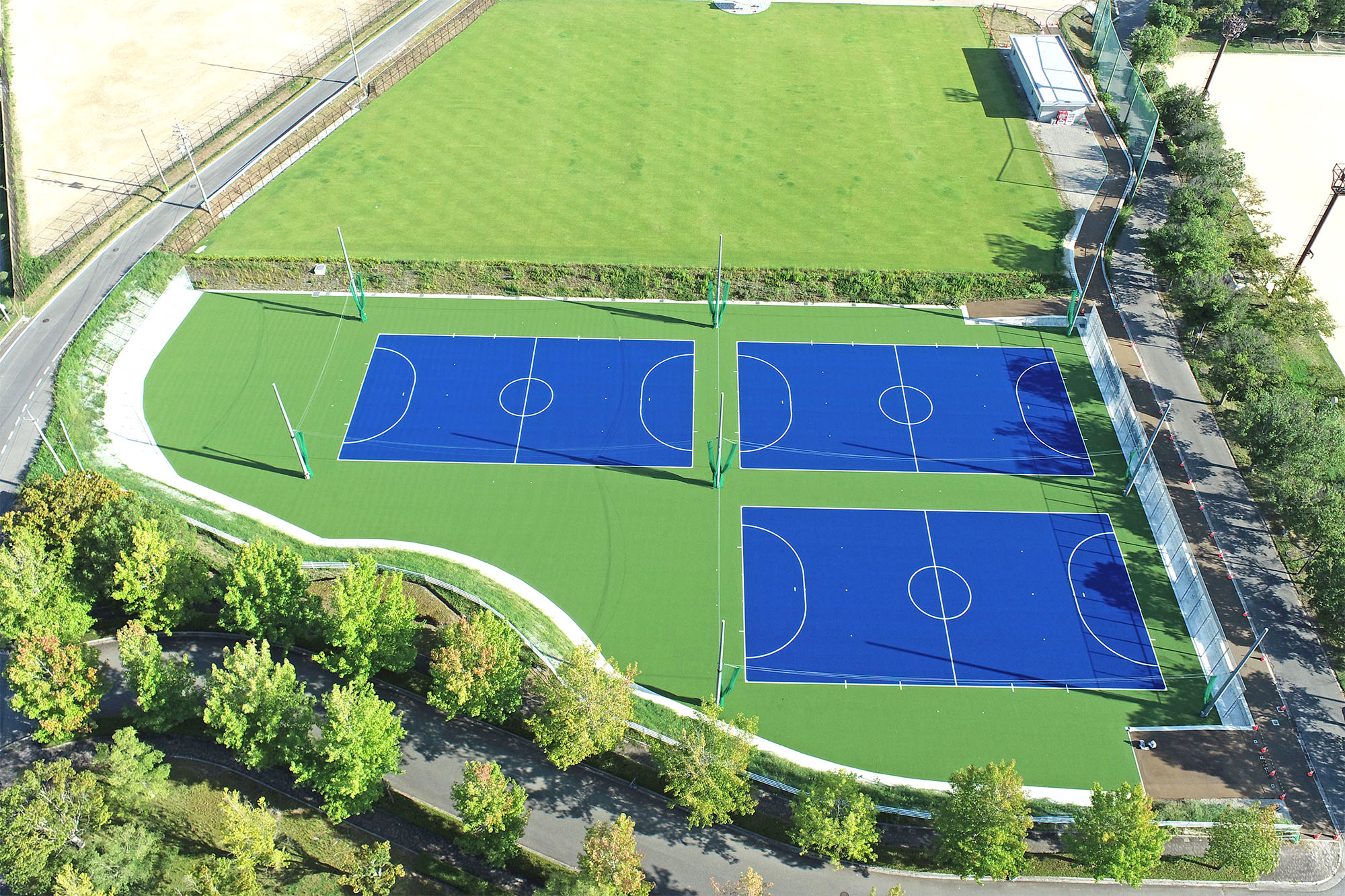 東広島運動公園に人工芝フットサルコート3面新設
