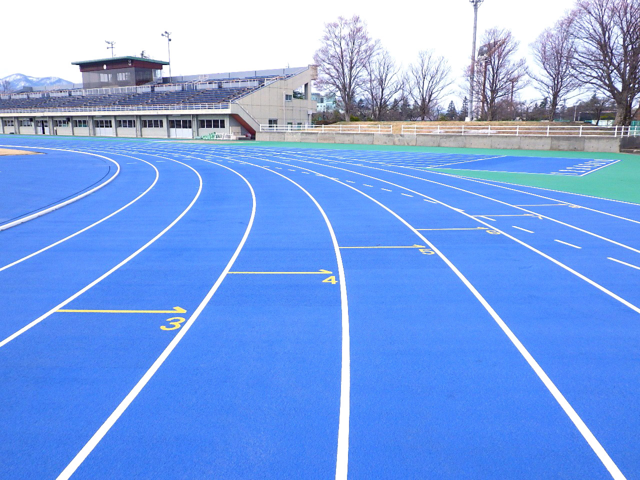 弘前市運動公園陸上競技場