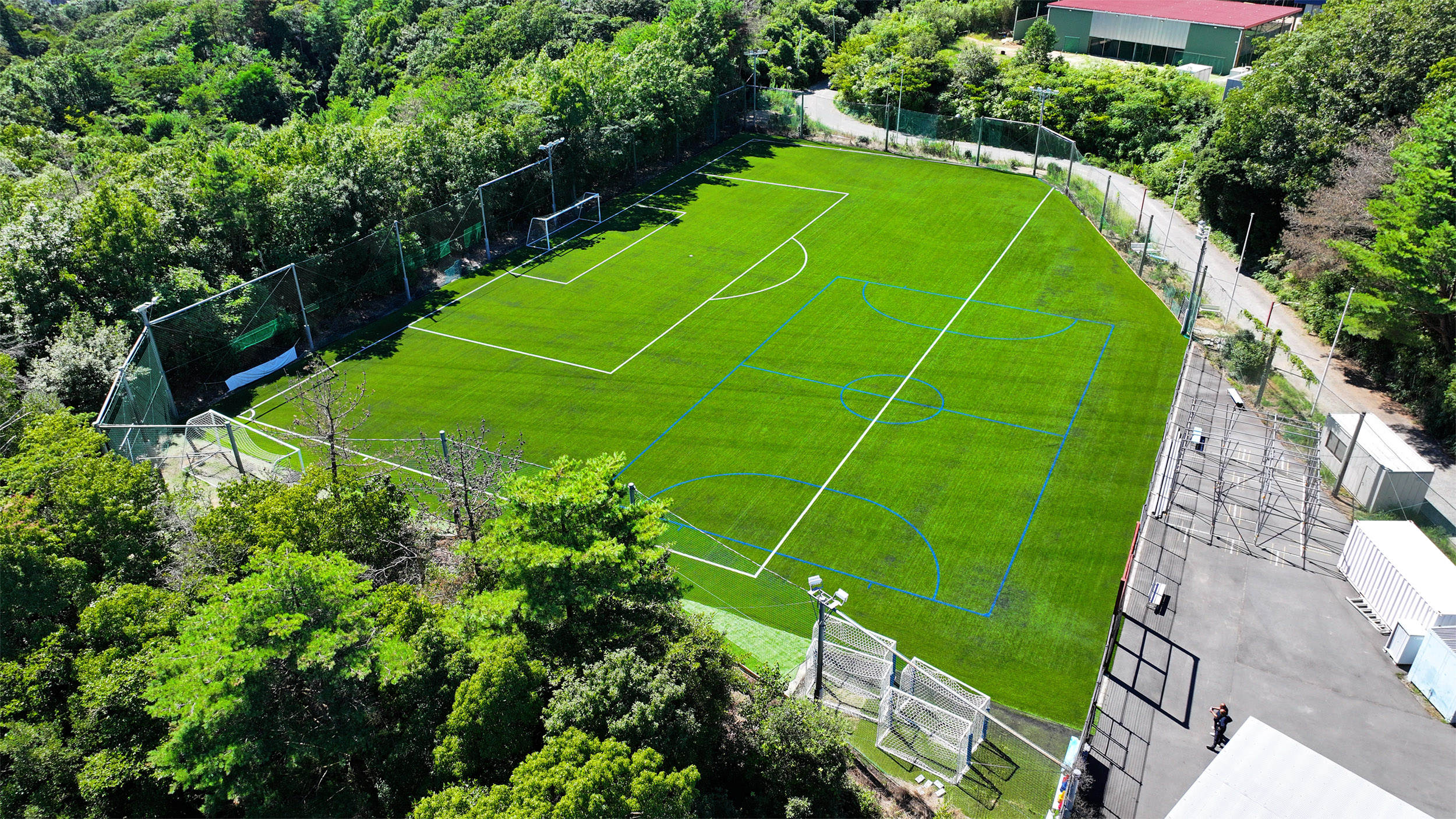 神戸弘陵学園高等学校のサブグラウンドとテニスコートをリフレッシュ