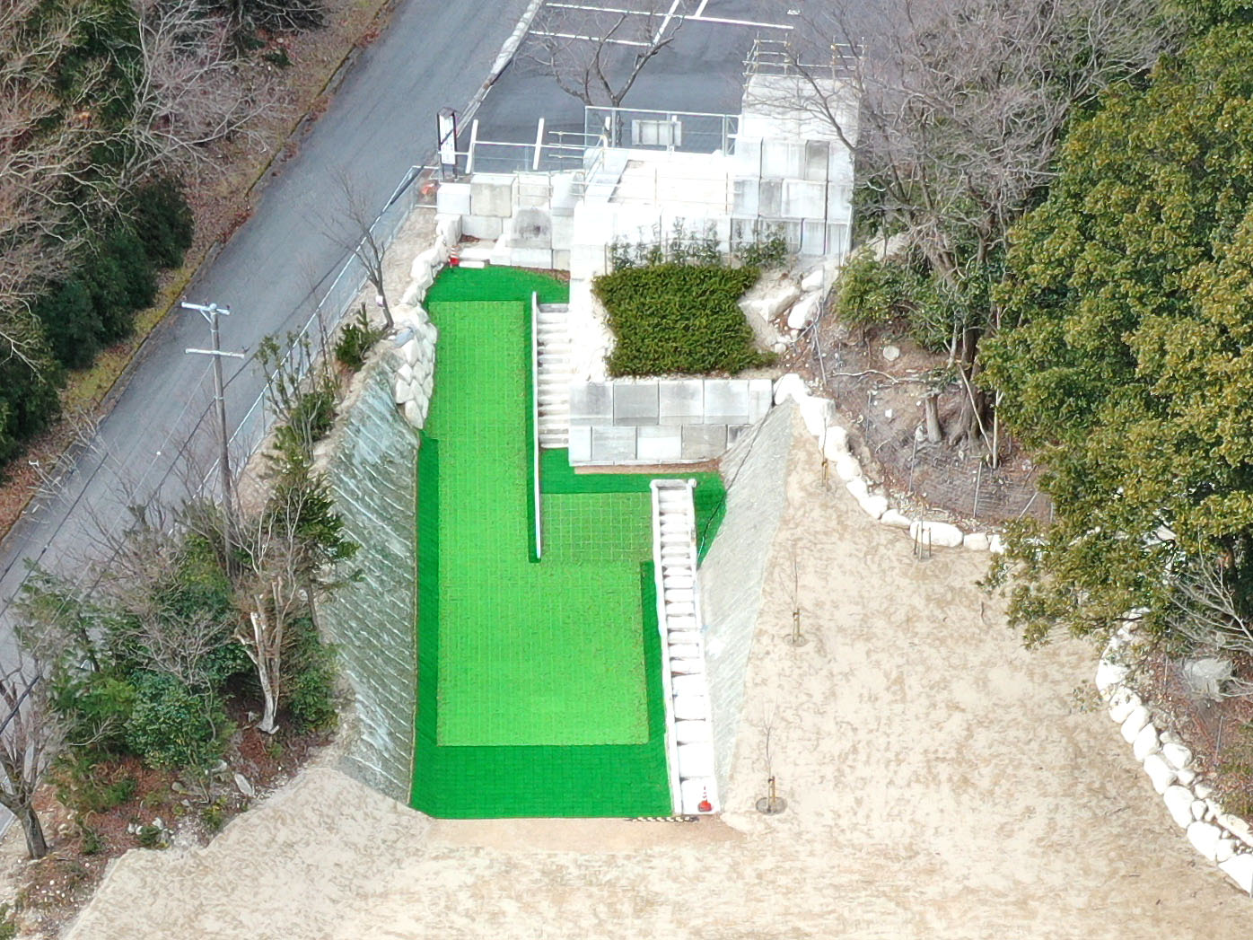 三重県_菰野町_八風キャンプ場_人工芝滑り台