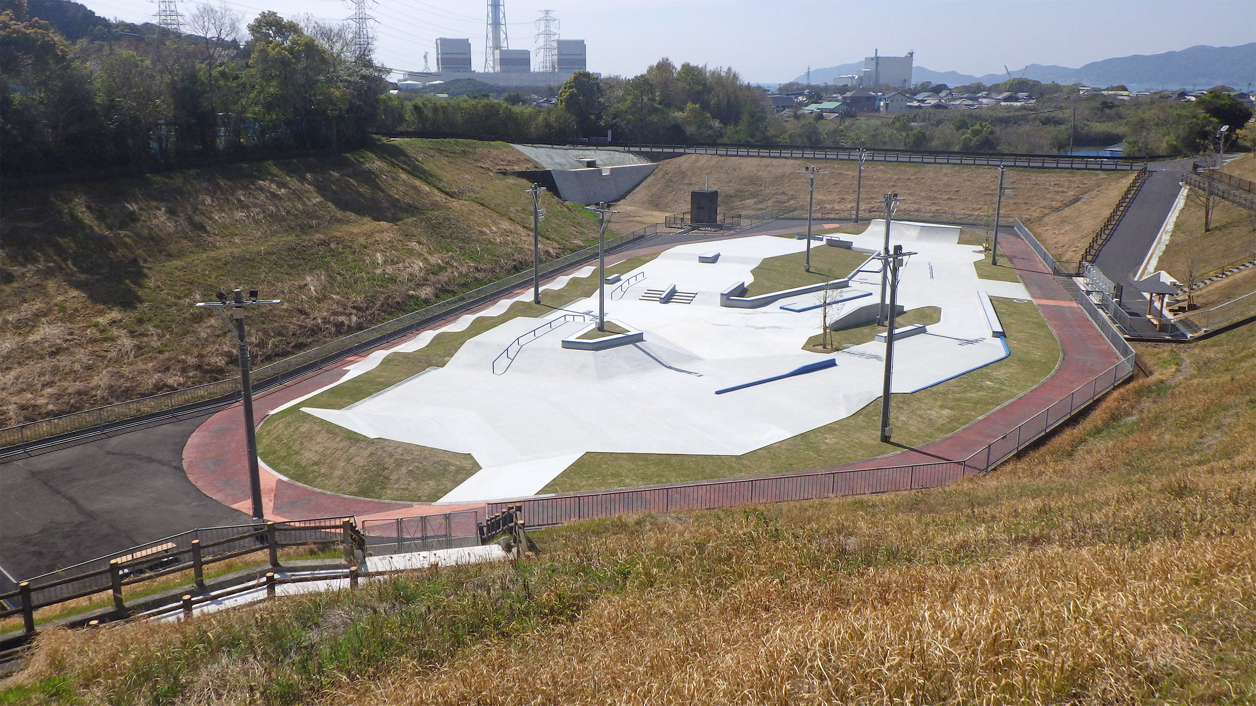 御坊総合運動公園に「ＧＯＢＯスケートパーク」誕生