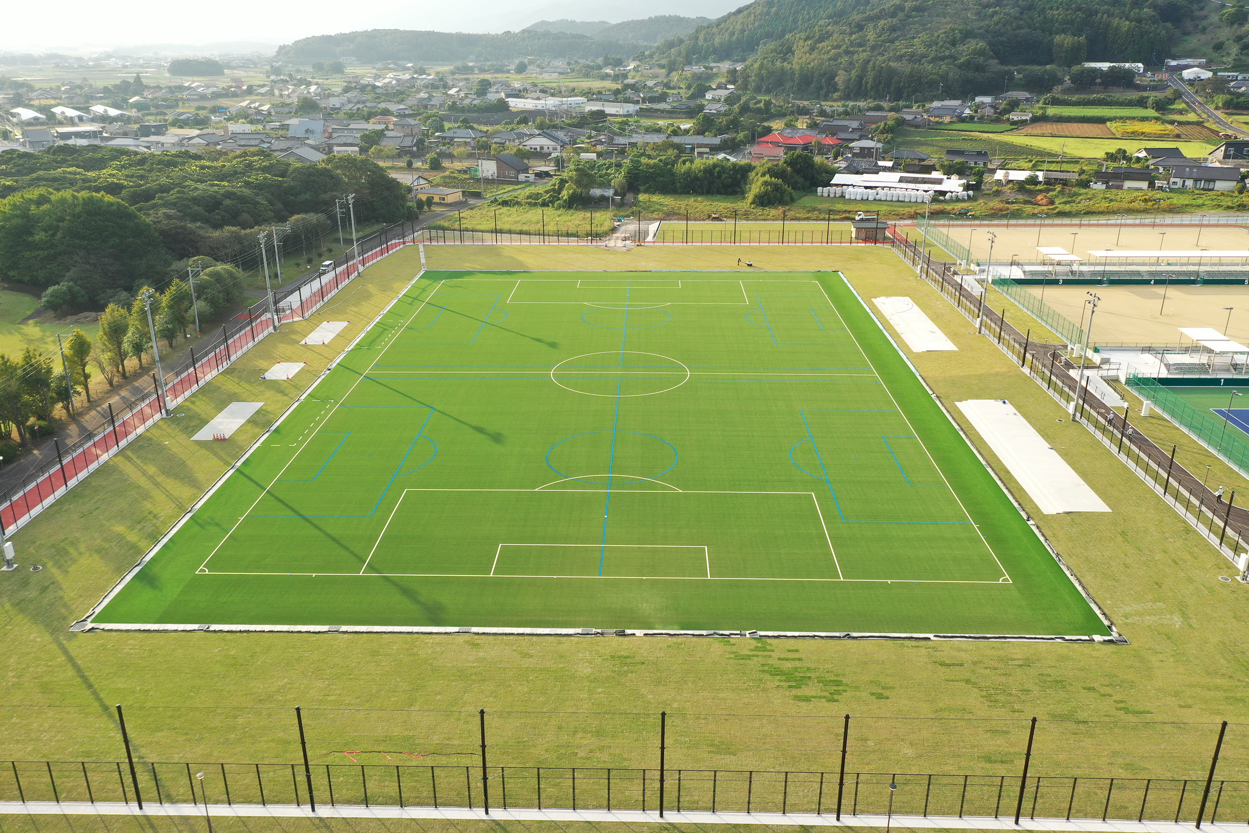 鹿児島県鹿屋市に初の専用サッカー場オープン | 長谷川体育施設株式