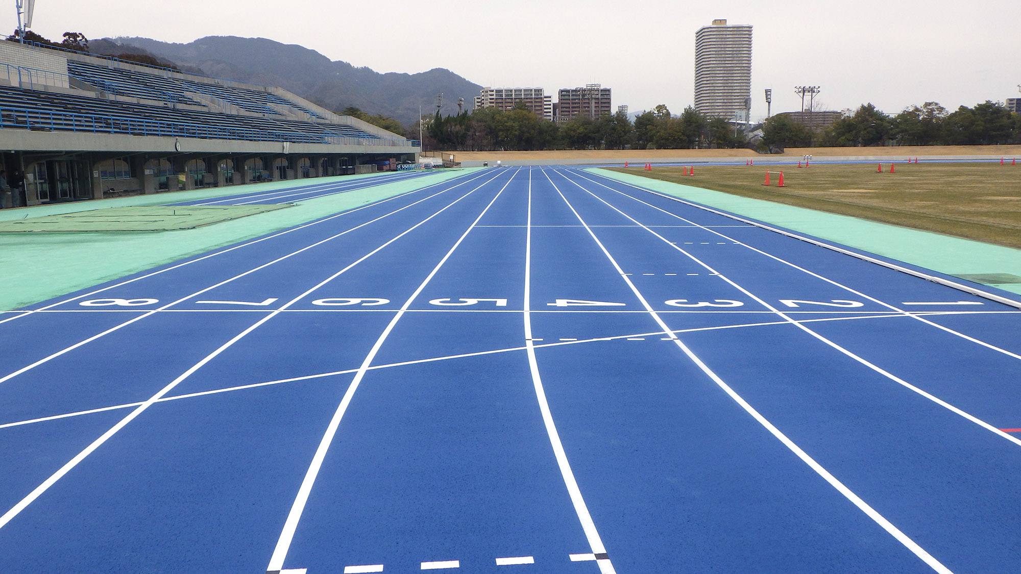 皇子山総合運動公園陸上競技場