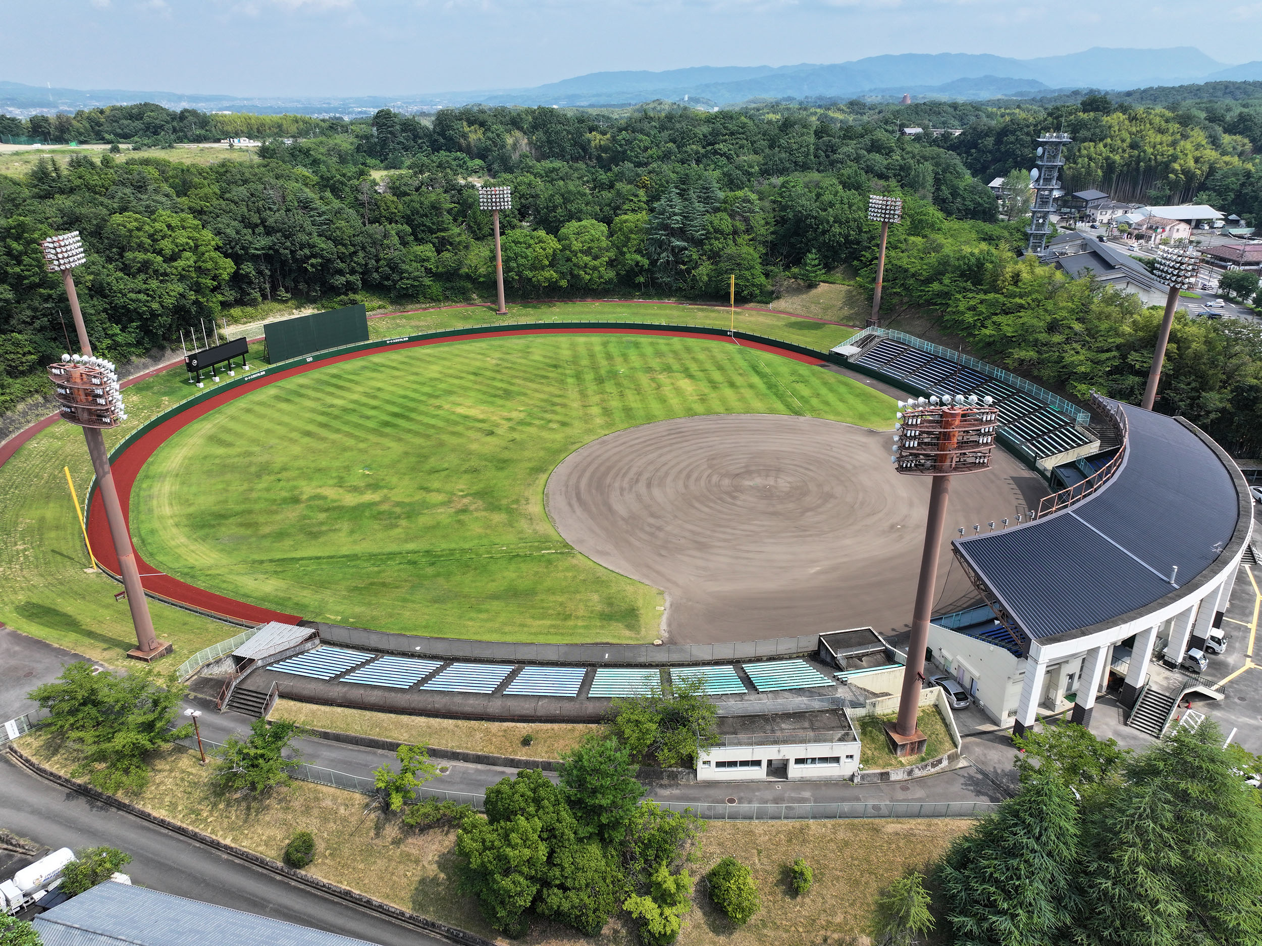 奈良市 ロートスタジアム奈良(鴻ノ池球場)