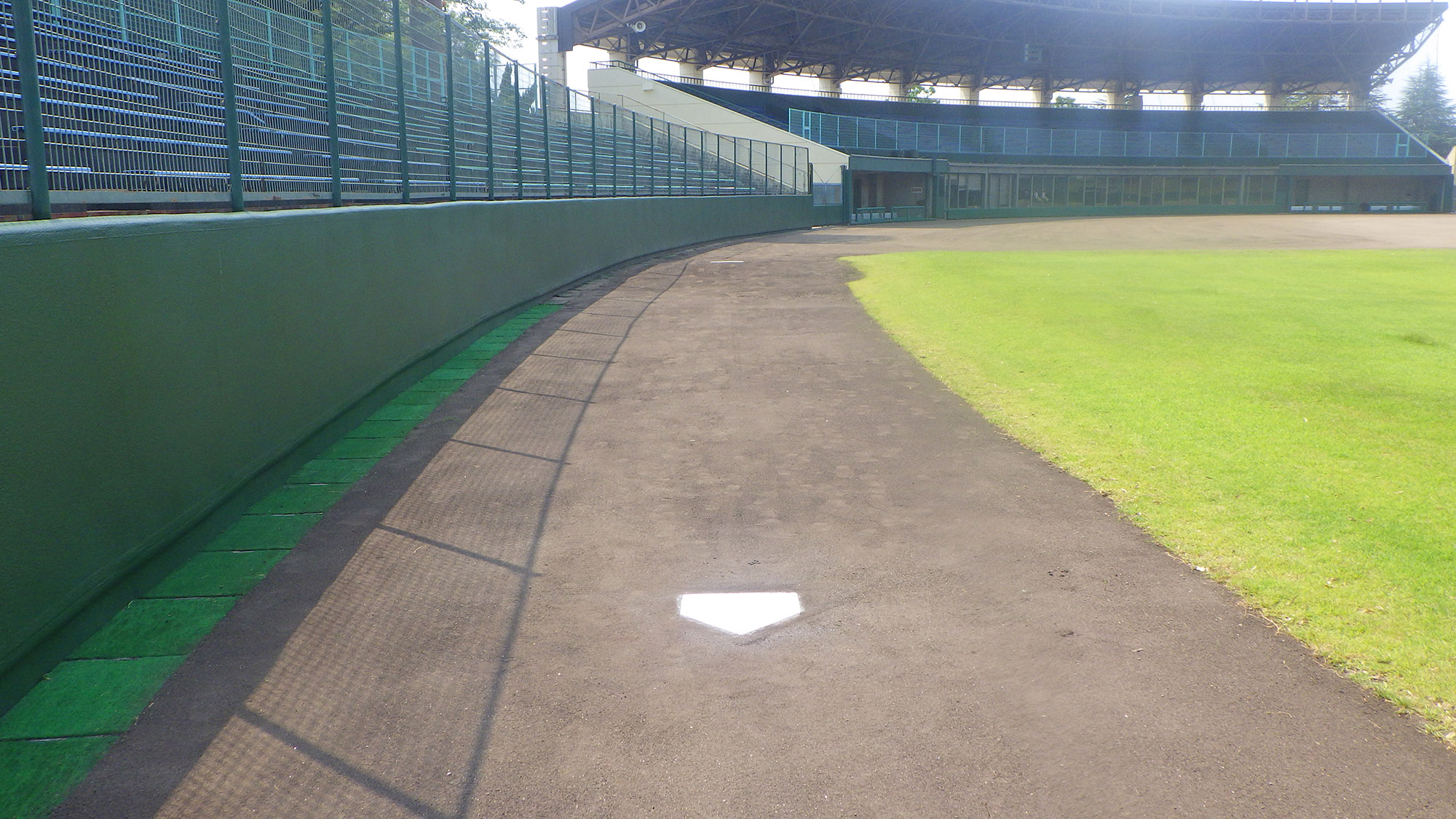 奈良市 ロートスタジアム奈良(鴻ノ池球場)
